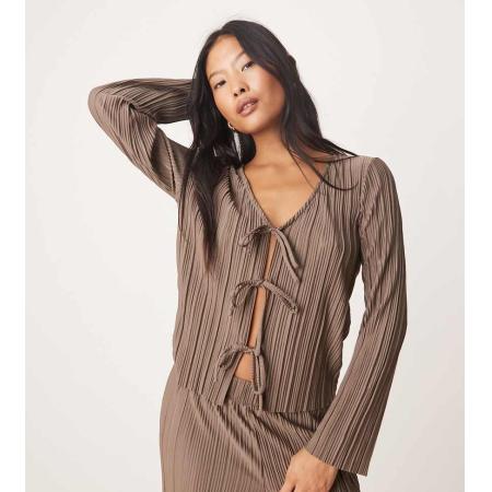 JDY Petite Top van plissé met gestrikte voorkant in bruin, deel van co-ord set-Brown