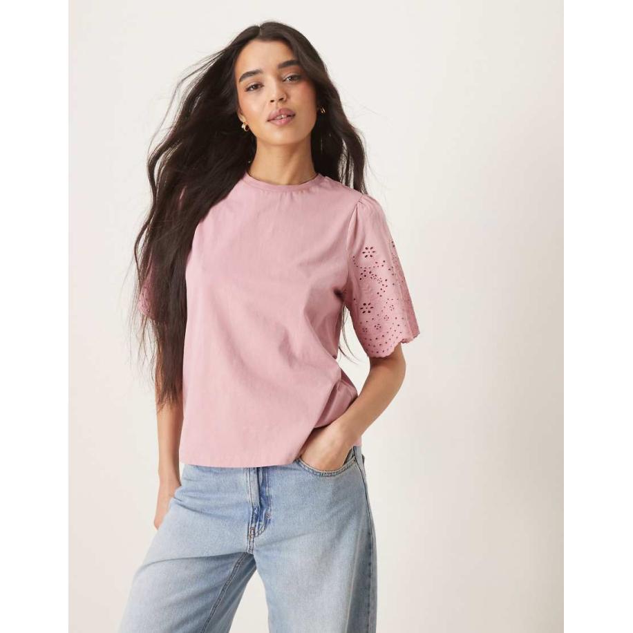 YAS T-shirt met mouwen van broderie in lila roze Roze