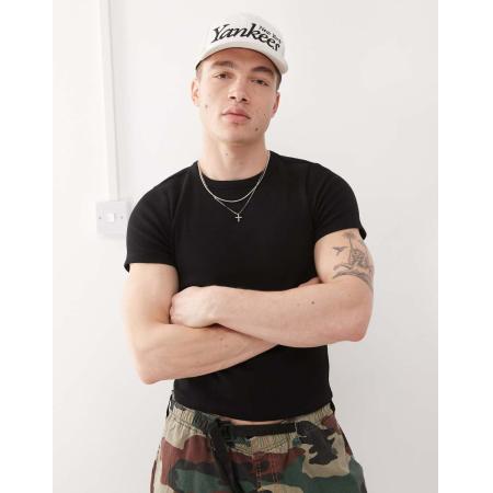 COLLUSION - Geribbeld T-shirt in zwart