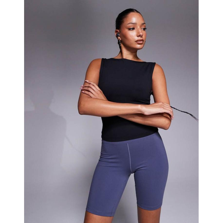 4505 Icon Zachte tanktop met boothals en bh aan de binnenkant in zwart Zwart