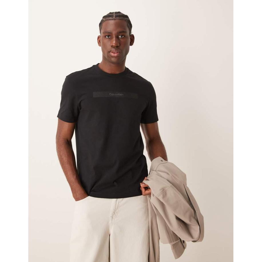 Calvin Klein - T-shirt met geborduurd logo in zwart Zwart