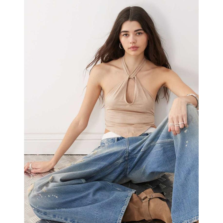 COLLUSION Top van imitatiesuède met gedraaide hals in bruin Bruin