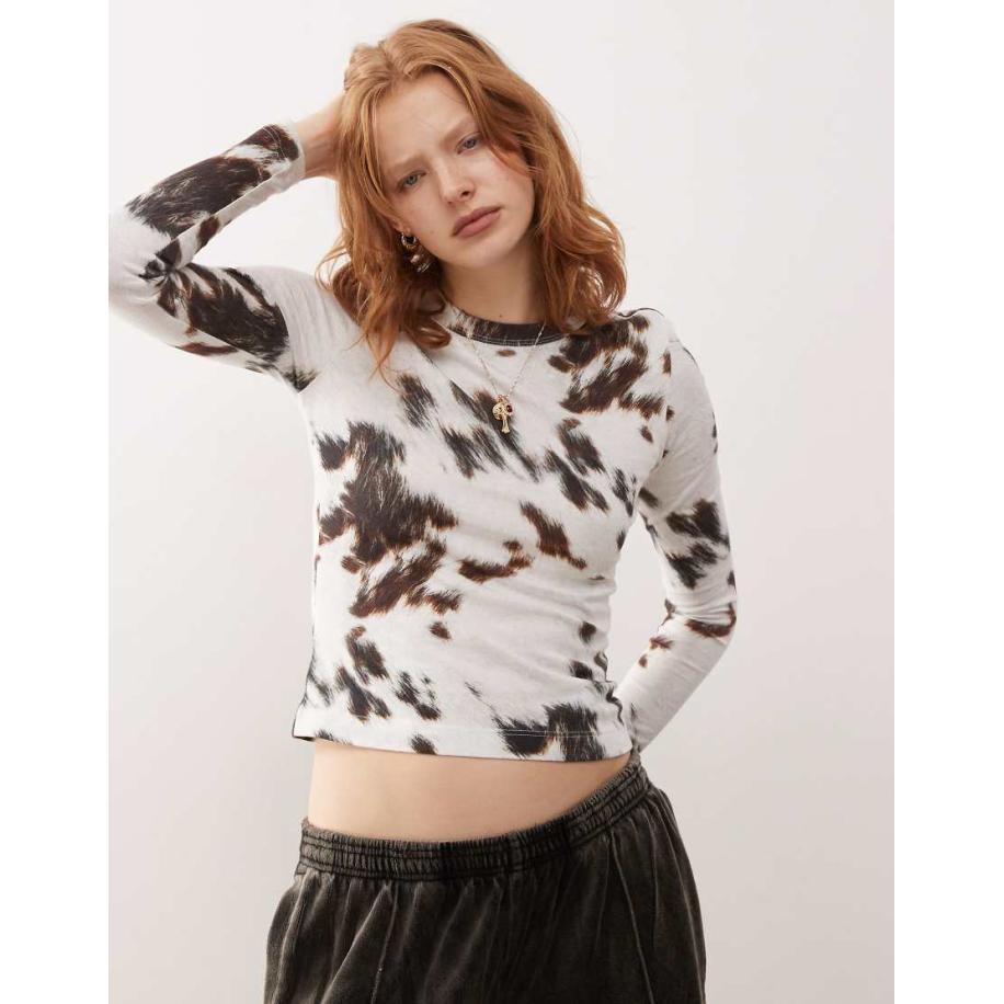 Weekday Top met lange mouwen en koeienprint, exclusief bij ASOS-Wit Wit