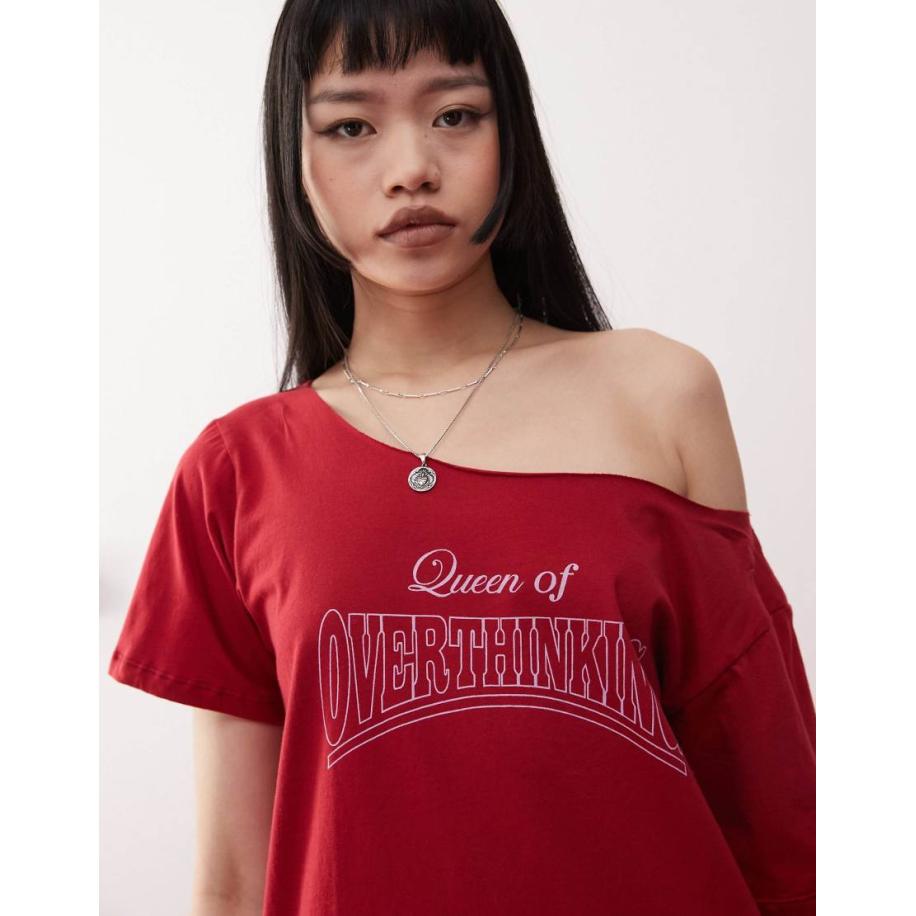 Motel Scottie Ruimvallend T-shirt met blote schouder in rood Rood
