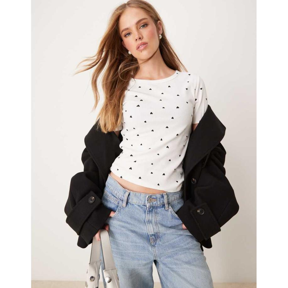 JDY Geribbeld T-shirt met hartprint in wit Wit