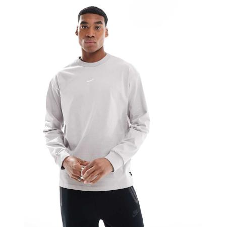 Nike - Premium Essentials - T-shirt met lange mouwen in grijs