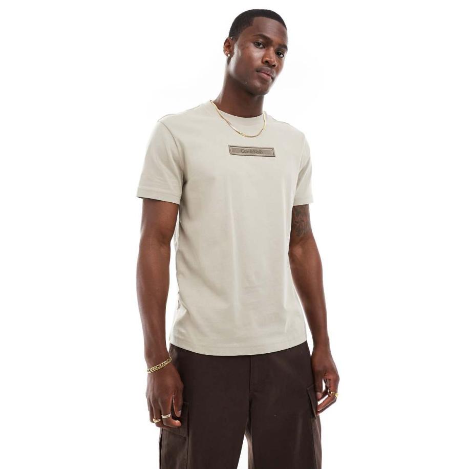 Calvin Klein - T-shirt met geborduurd logo in beige-Neutraal Multicolor