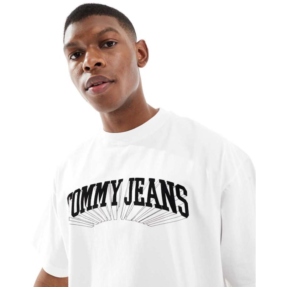 Tommy Jeans - Oversized T-shirt met collegestijl logo in wit Wit