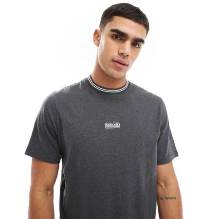 Barbour International - T-shirt met logo in het midden en gekleurd randje in donkergrijs