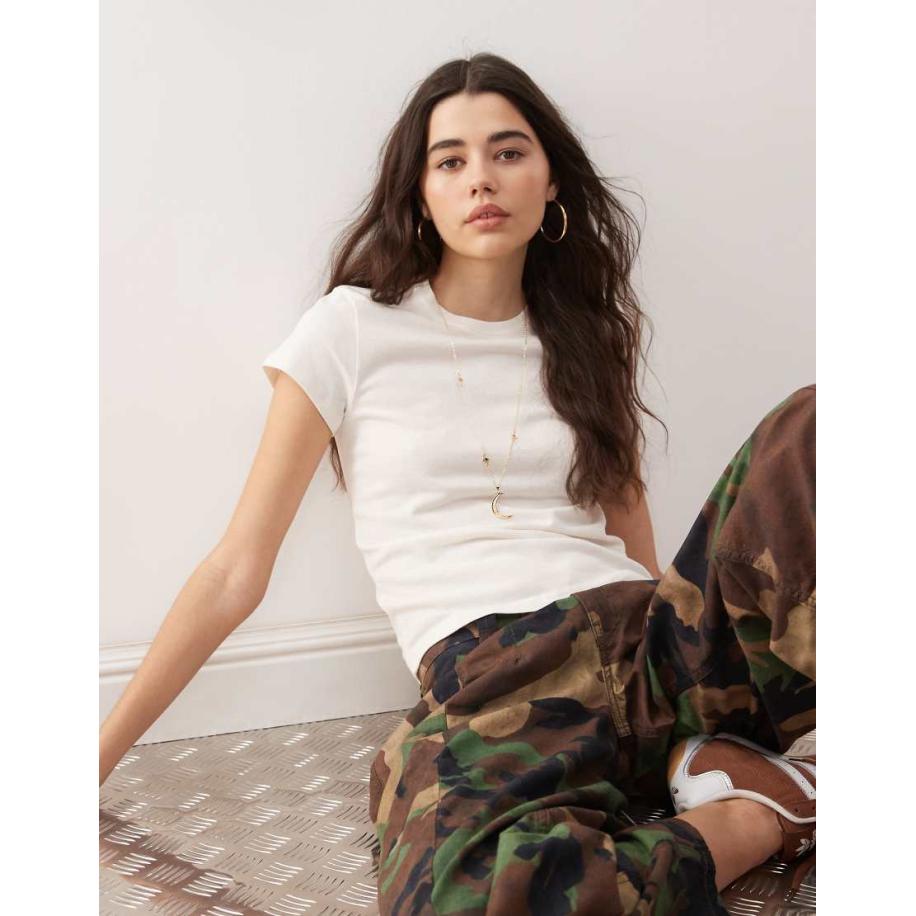 Weekday Recht T-shirt in gebroken wit Wit
