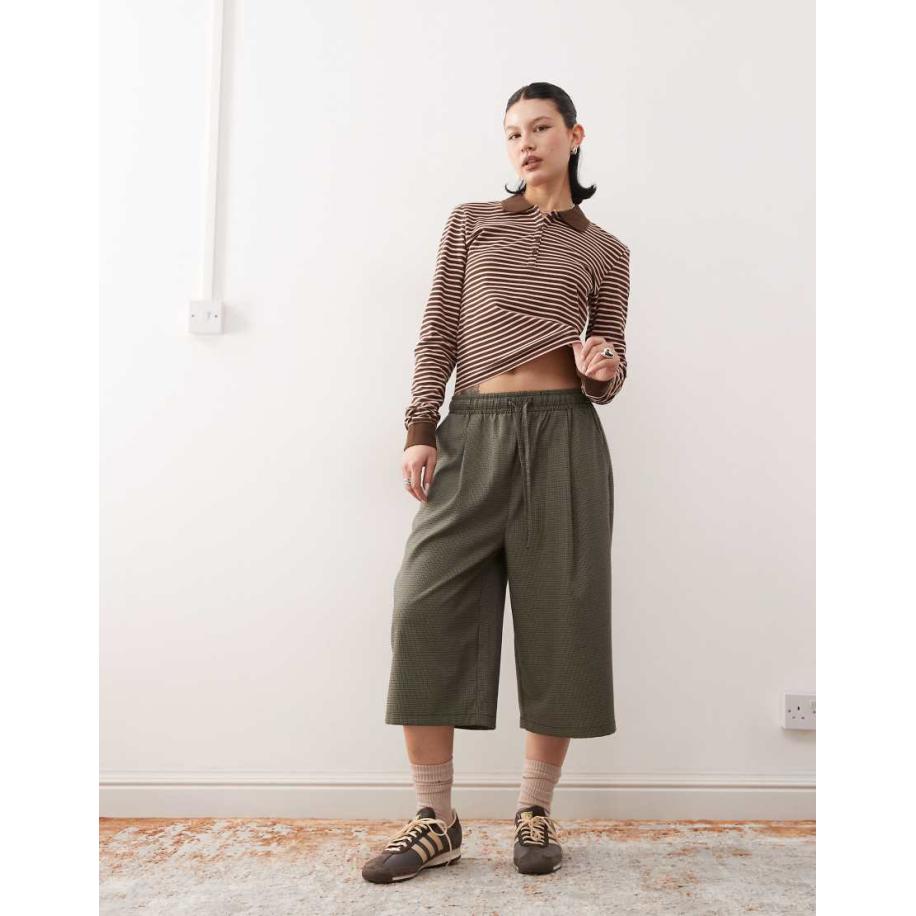 Monki Gestreepte piqué polo met lange mouwen in roze en chocoladebruin Roze