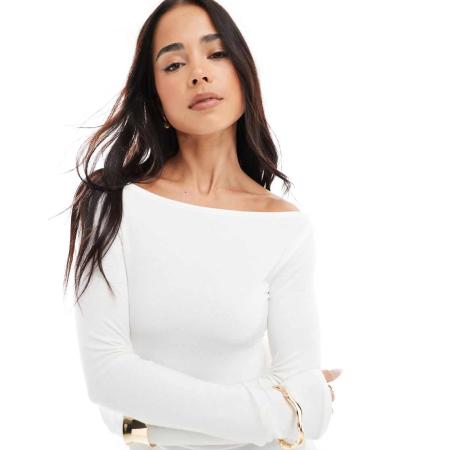 Bershka T-shirt met lange mouwen en gerimpelde zijkant in ecru-Neutraal