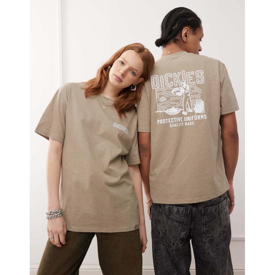 Dickies - Bricklane - T-shirt met grafische print op de achterkant in lichtbruin Bruin