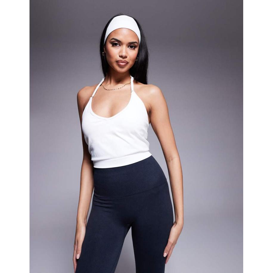 4505 Naadloos hemdje met halternek, ingebouwde bh en verstelbare bandjes in wit Wit