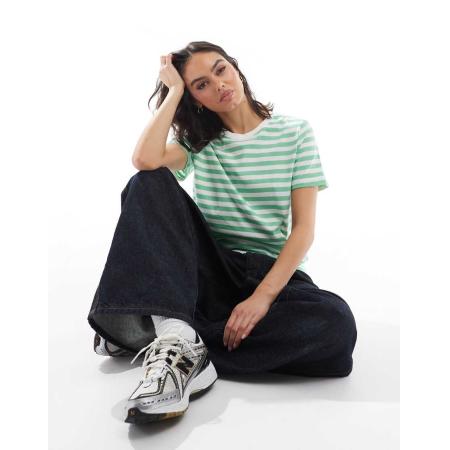 Pieces Recht gestreept T-shirt met korte mouwen in groen en wit