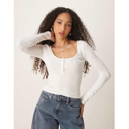 Gina Tricot Top van jersey met lange mouwen en knopen in gebroken wit