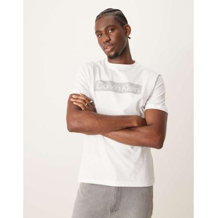 Calvin Klein Jeans - T-shirt met logo in gestreept kader in wit