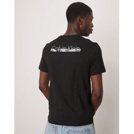 Calvin Klein - T-shirt met grafische print op de achterkant in zwart