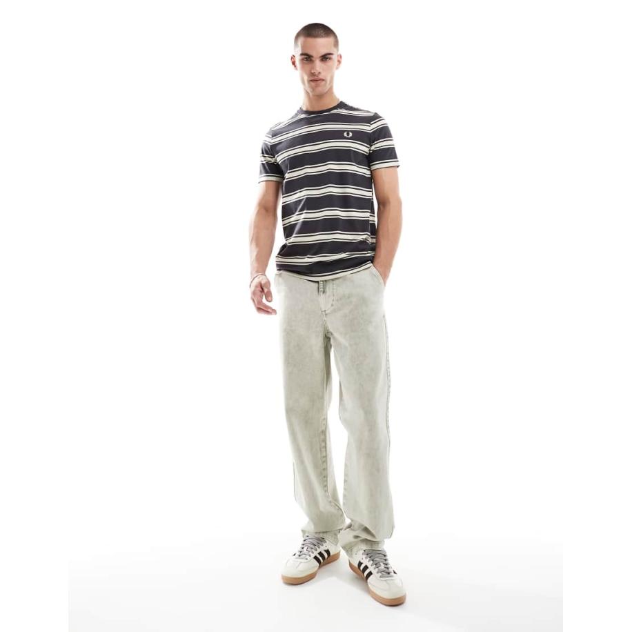 Fred Perry - Gestreept T-shirt in grijs en marineblauw Grijs