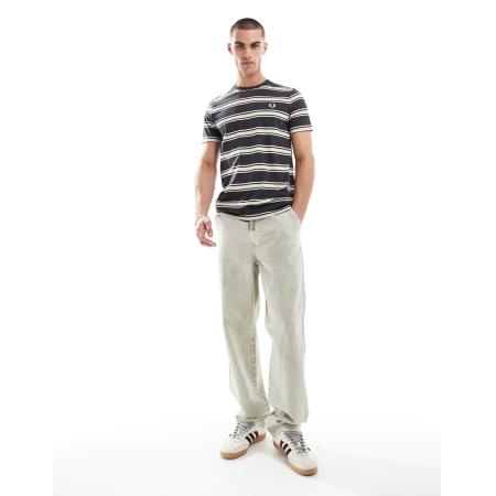 Fred Perry - Gestreept T-shirt in grijs en marineblauw