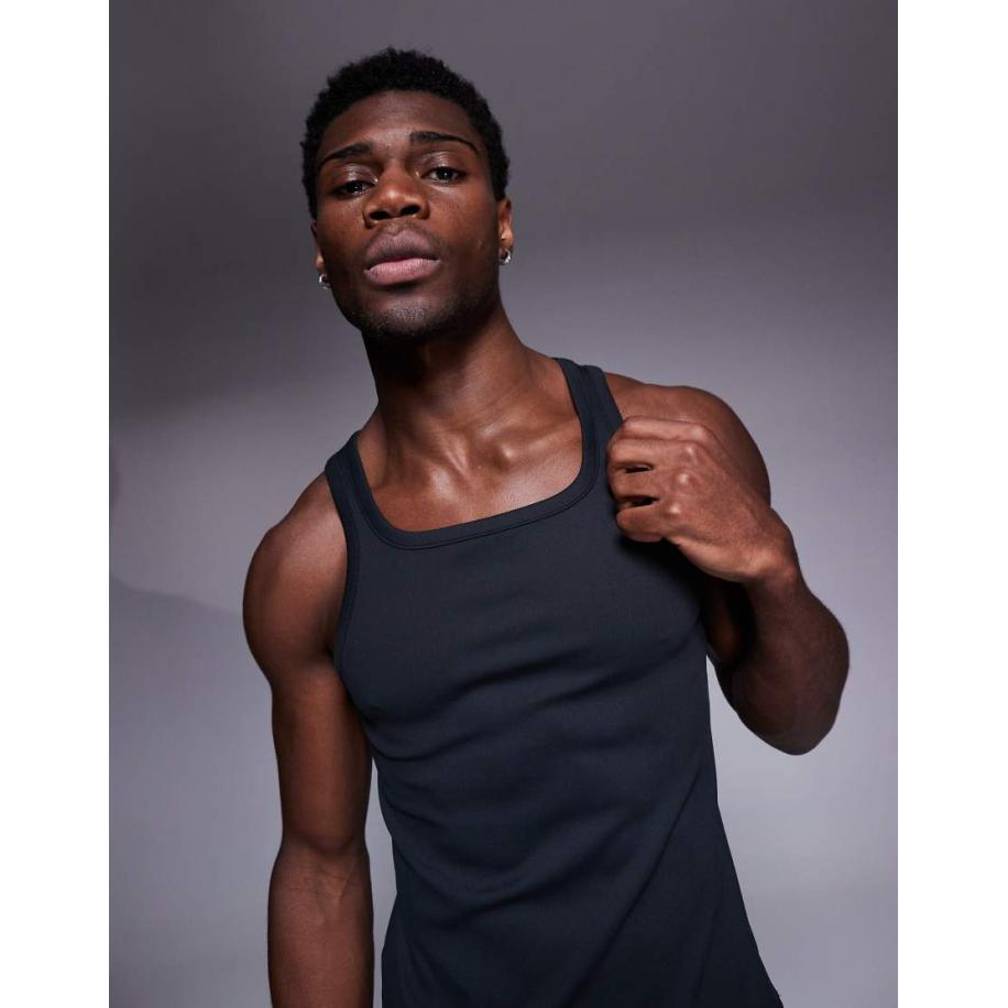 4505 - Active - Slim-fit geribbeld trainingshemdje met vierkante hals in zwart Zwart