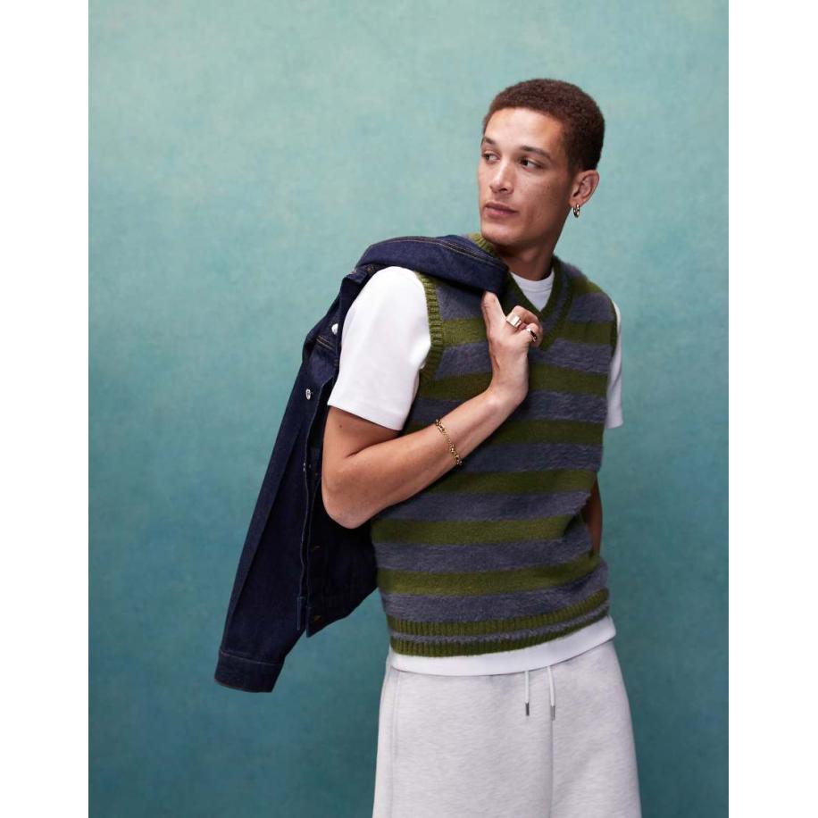 ASOS DESIGN - Pluizig gebreid gestreept hemdje in kaki-Groen Groen