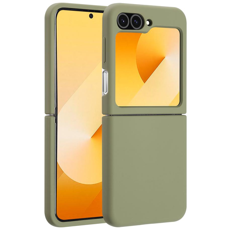 Accezz Liquid Silicone Backcover met MagSafe voor de Samsung Galaxy Z Flip 6 - Cooper Green Groen