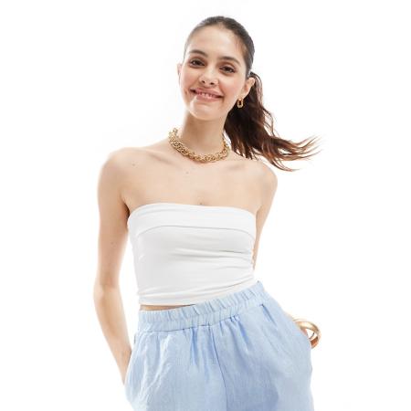 Stradivarius Naadloze bandeau-top met overslag in wit
