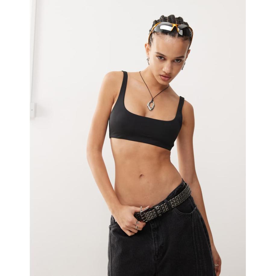 Weekday Sand Bikinitopje met lage ronde hals in zwart Zwart