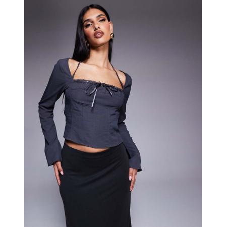 Princess Polly Top met halternek, wijde mouwen en strikdetail in grijs