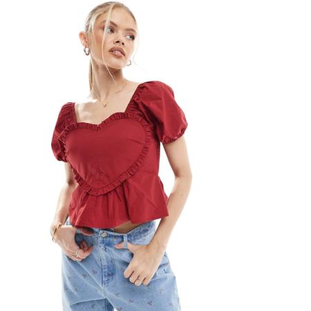 The Frolic Crop top met pofmouwen, hartdetail en peplum in rood, deel van co-ord set