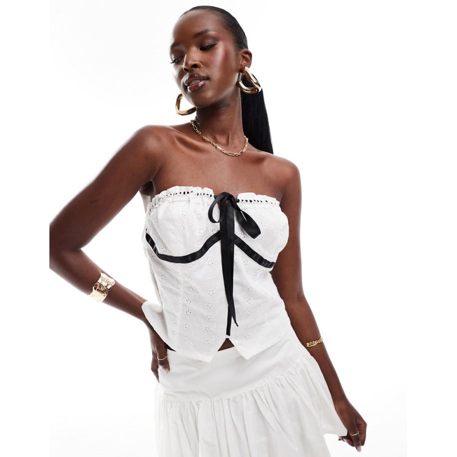 In The Style Bandeau-top met broderie en contrasterend lint in wit Wit