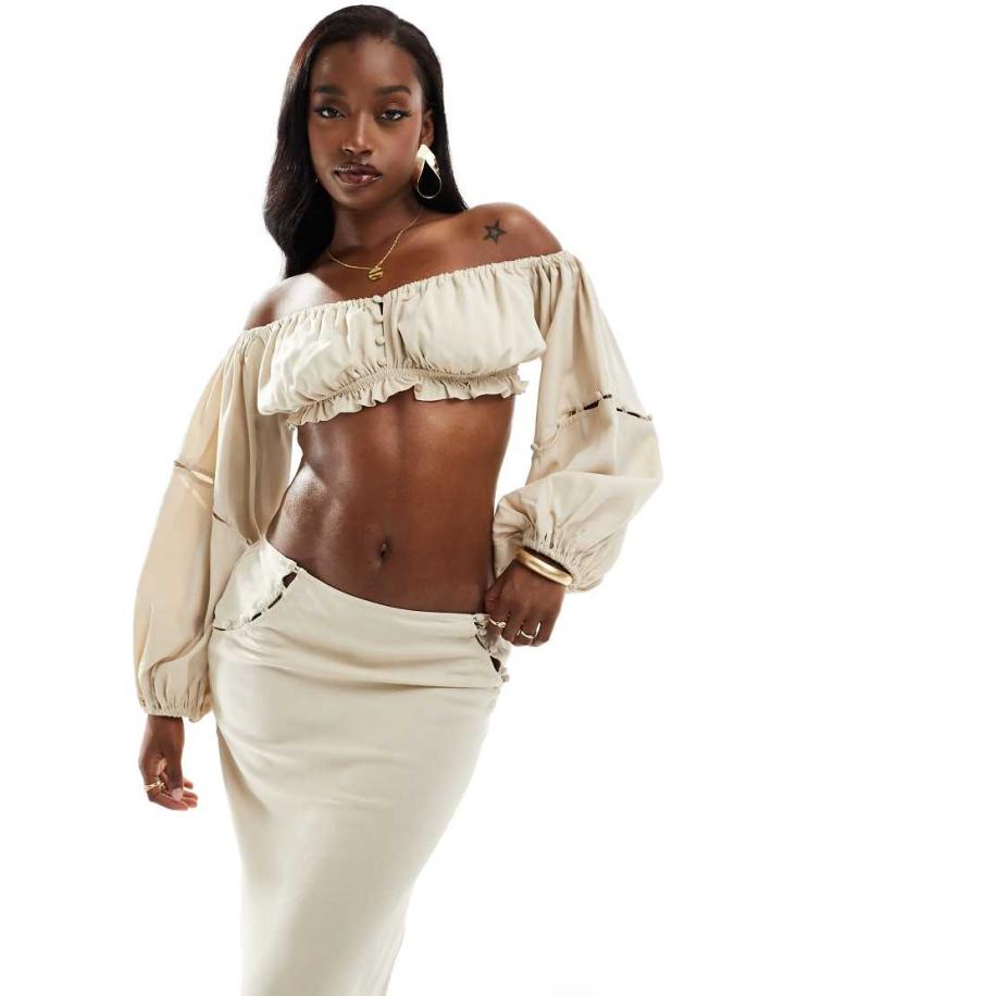 ASOS DESIGN Off-shoulder crop top met knopen in crème, deel van co-ord set-Wit Wit