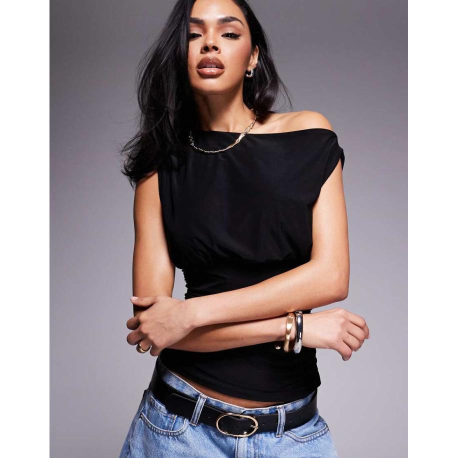 Fashionkilla Mouwloze top van gladde stof met asymmetrische gerimpelde hals in zwart Zwart