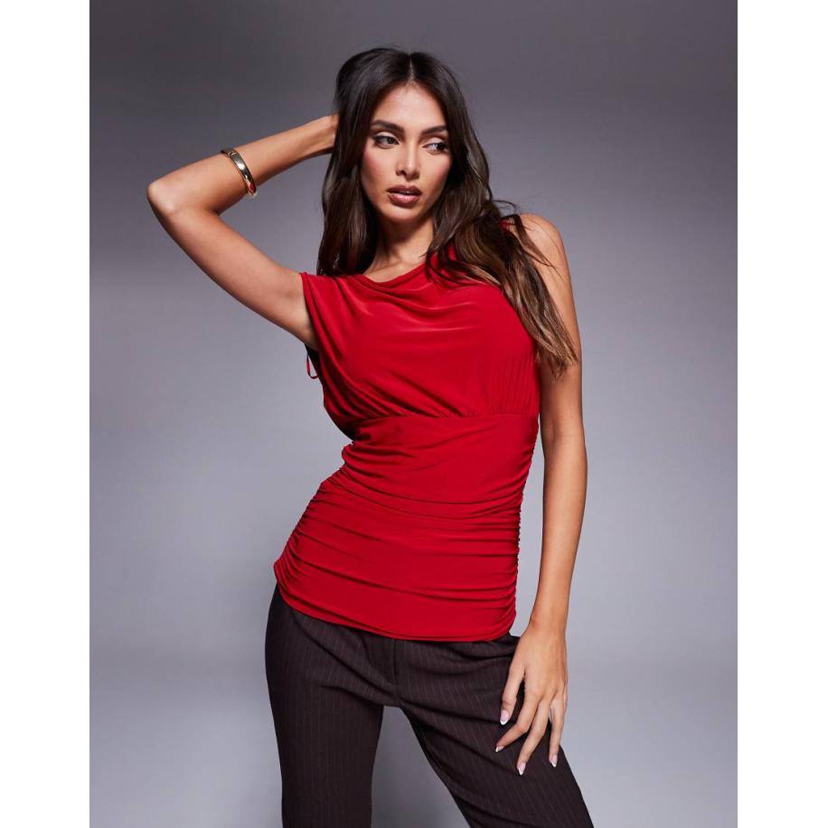 Fashionkilla Dubbel gevormde, asymmetrische, gerimpelde, mouwloze top in rood Rood