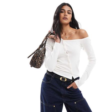 Stradivarius STR Asymmetrische geribbelde top met knopen in ecru-Neutraal