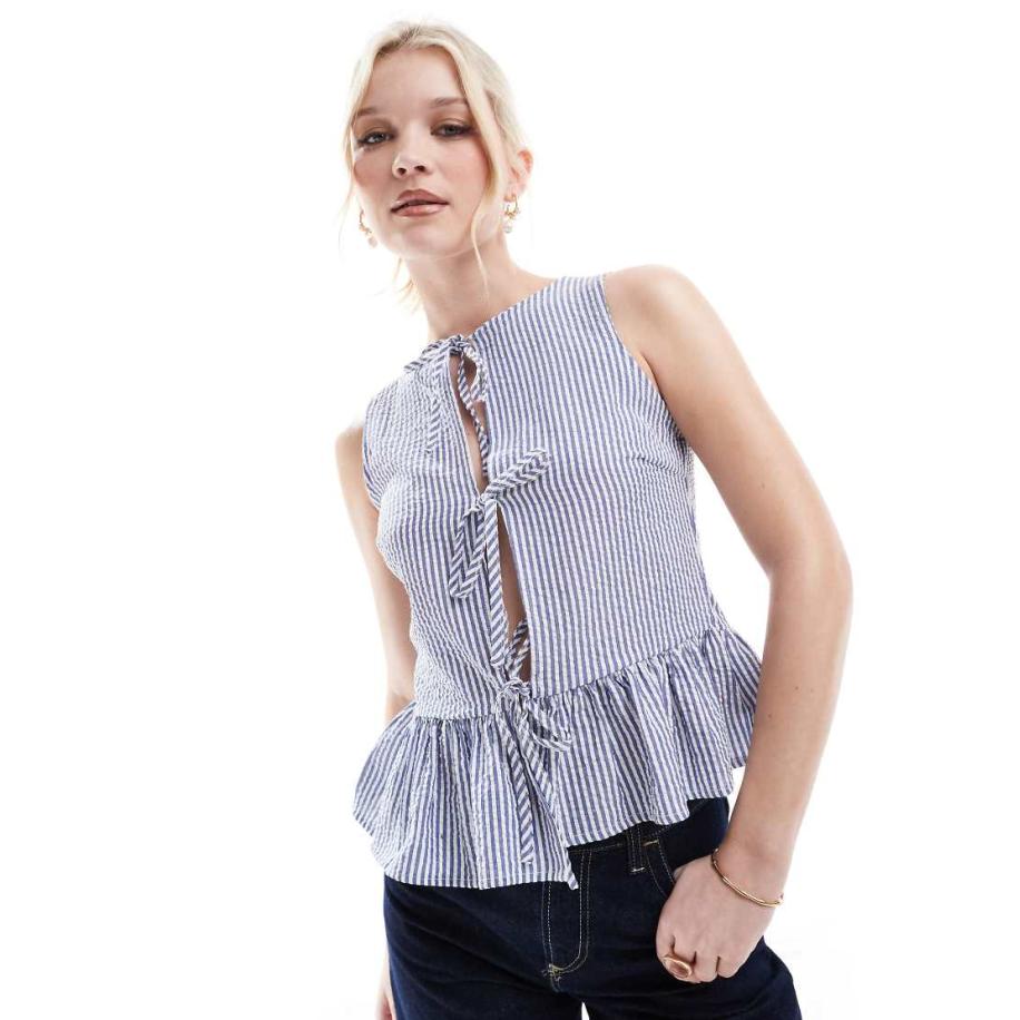 Daisy Street Gestreepte peplum top met gestrikte voorkant in marineblauw Blauw