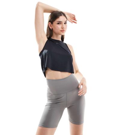 Nike Training One Classic Cropped tanktop in zwart