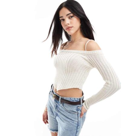 Bershka Ribgebreide top met zakdoekzoom in ecru-Neutraal