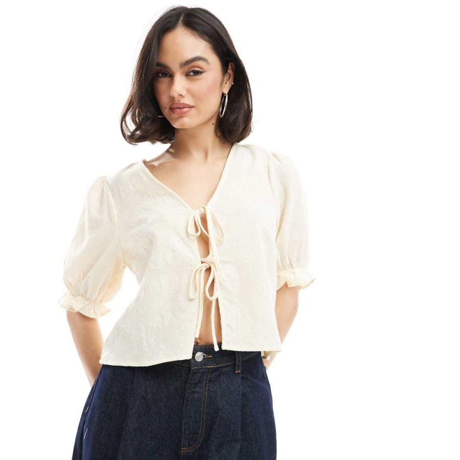 Pieces Top van jacquard met striksluiting en pofmouwen in crème-Wit Wit