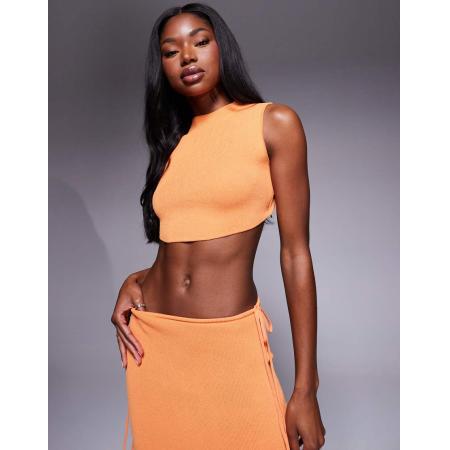 Wanderdoll Sienna Fijngebreide hoogsluitende top met open achterkant in oranje, deel van co-ord set