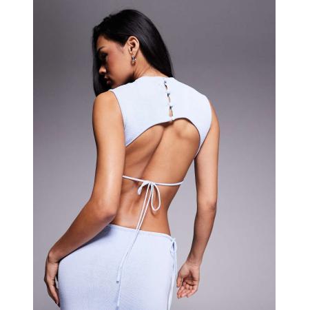 Wanderdoll Sienna Fijngebreide hoogsluitende crop top met open achterkant en knoopdetail in babyblauw, deel van co-ord set