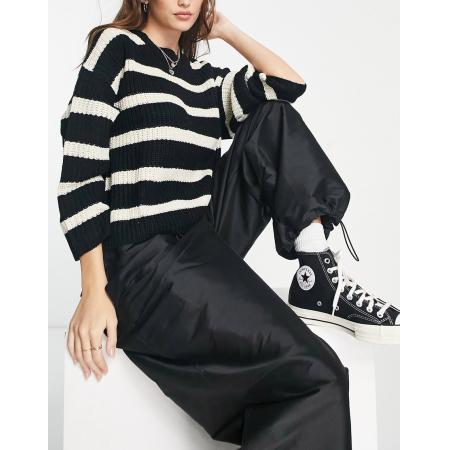 JDY Gebreide trui met ronde hals in beige met zwarte strepen-Neutraal