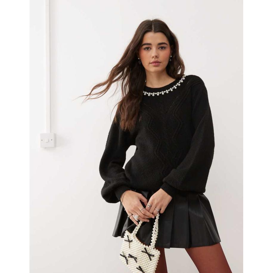 Miss Selfridge Gebreide kabeltrui met imitatie-parels en siersteentjes aan de hals in zwart Zwart