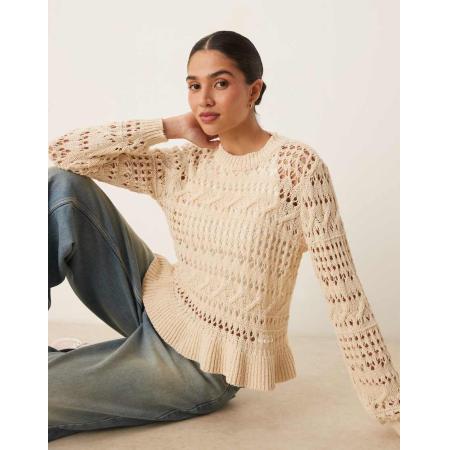 YAS Open gehaakte gebreide trui met ruches aan de zoom in crème-Wit