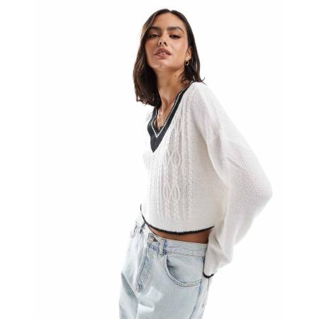 Miss Selfridge Ruimvallende varsity trui met V-hals in crème-Wit
