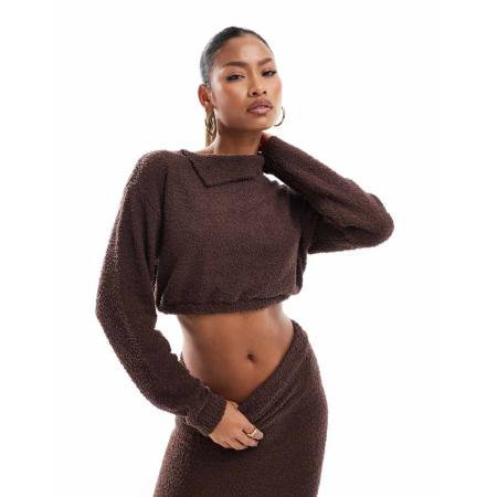 Aria Cove Cropped bouclé trui met rechte hals in chocoladebruin, deel van co-ord set