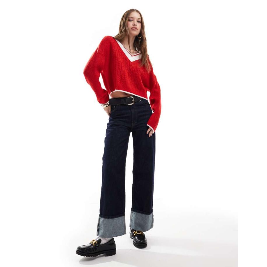 Miss Selfridge Ruimvallende trui in universiteitstijl met V-hals in rood Rood