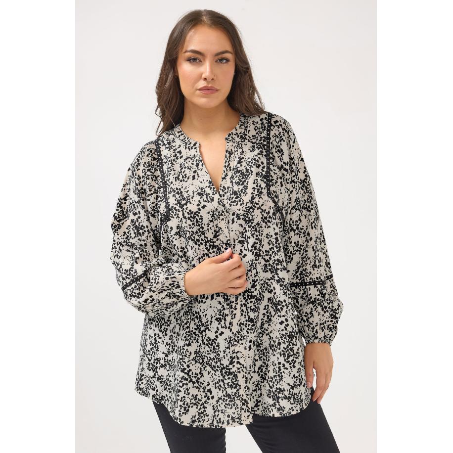 Yours Crèmekleurige Blouse Met Stippen En Studs Size 66-68 Bruin