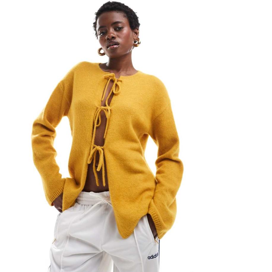 Monki Gebreid vest met strikjes aan de voorkant in gemêleerd geel Geel